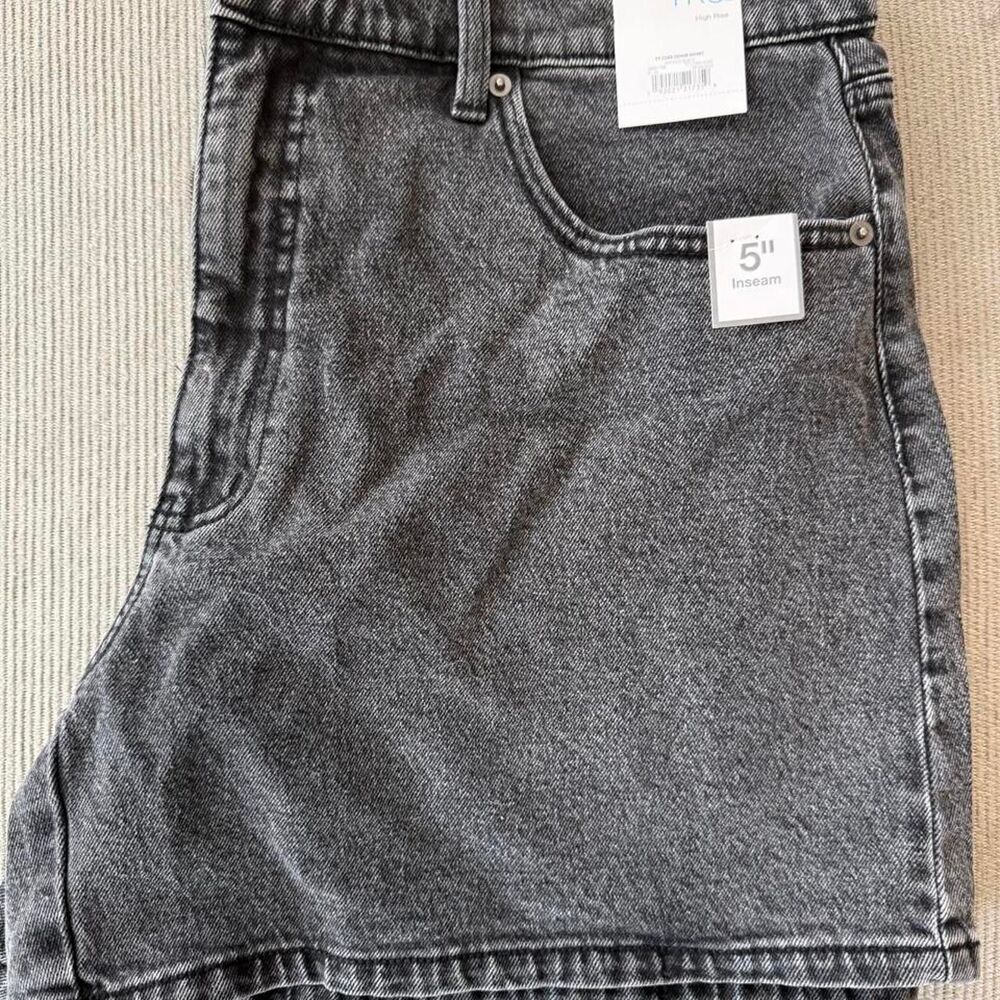 Time and Tru black Jean shorts NWT